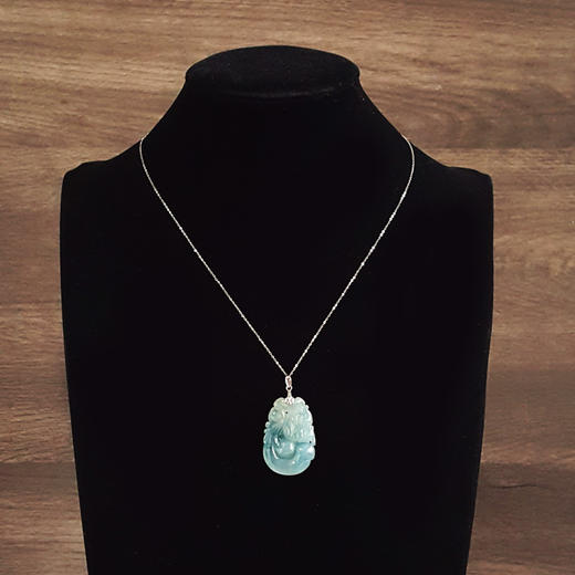 【天然正品】A货翡翠AU750白金镶天然糯冰种飘蓝花福贝翡翠吊坠项链42.8*22.7*5.9MM （皆取最大值）女士 021225NJM14特价：780 商品图3