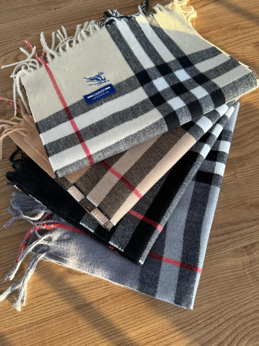 【秒杀价已调 直接拍】原厂 格子经典系订制 蓝标围巾 商品图8