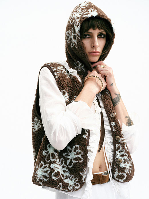 TR她热 可可西里 棕色薄荷绿撞色摇粒绒休闲提花护耳帽马甲 商品图0