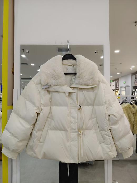 茵曼 479.9元 毛领羽绒服面包棉服外套 (线上线下同时在售不保证有货，活动款不退不换介意勿拍) 636733-GJ 商品图0