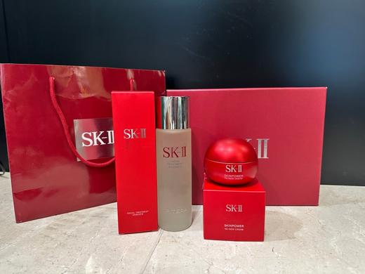 【新年活动款，香港仓发货】【礼盒礼袋】SK-II新版大红瓶面霜80g+神仙水新版230ml 商品图0