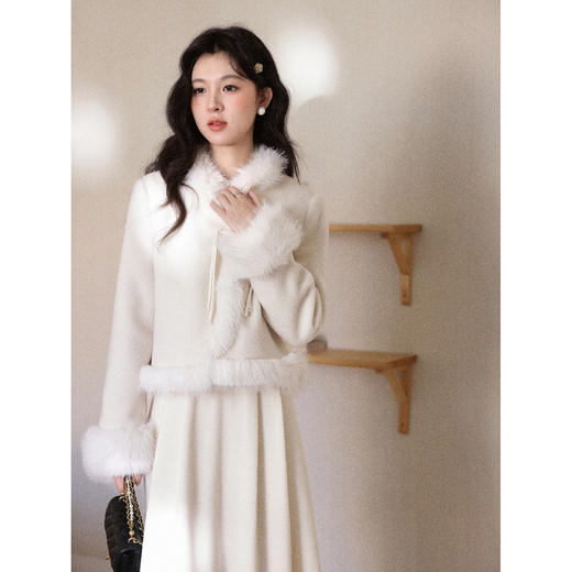 鹿向南「花影云栖」新中式高级感杏色外套女秋冬独特漂亮短款上衣 商品图1