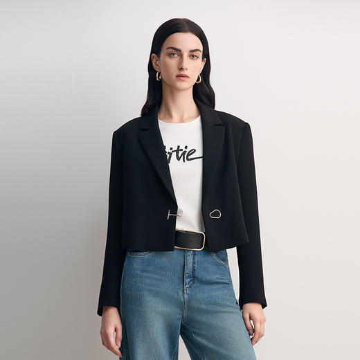 EITIE爱特爱摩登时尚单颗金属钩扣精致短款西装外套8503210 商品图4