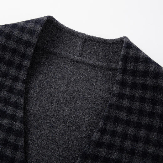 QH967斯尔丽25新款松弛感廓形显瘦OVERSIZE时尚V领配围巾中长大衣 商品图5