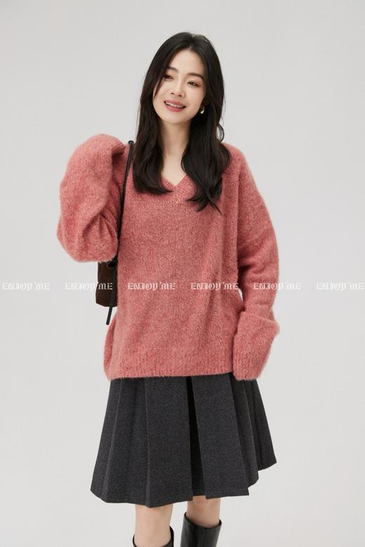 【门店同款】ENJOY冬季“暖冬知性”V领拉毛针织 168099729 商品图1
