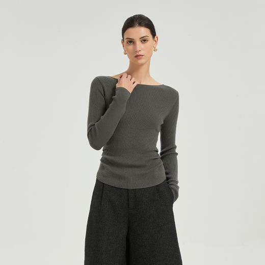 【2件9折】【Petit Bari】(多色)气质一字肩褶皱收腰修身针织衫上衣 商品图1