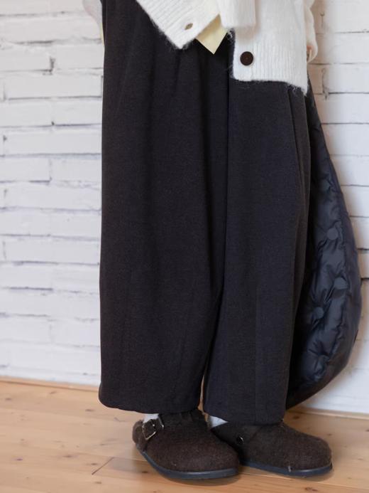 步履不停/5D43188C/ 结构九分起司裤 商品图1