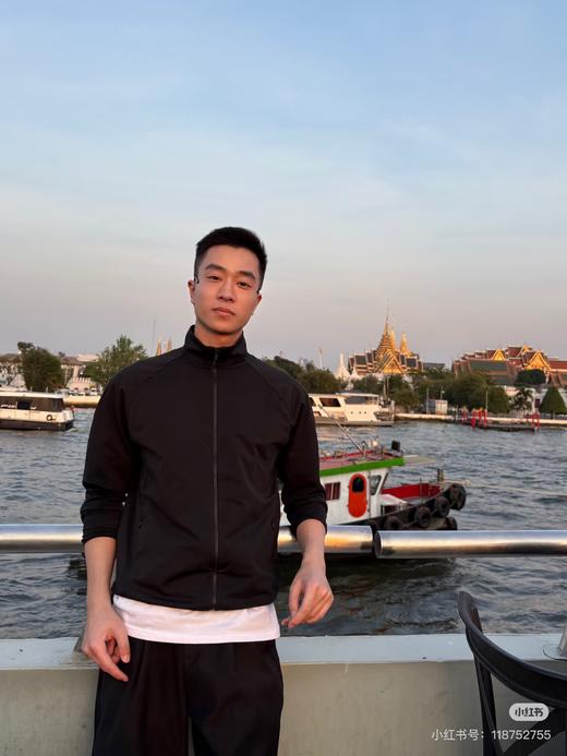 一店d 迪桑𝐭全新针织加绒夹克
代工原单❗️25新大爆款 在Training综训过程中它的表现相当完美，不止是体制内的“新制服”，也是训练场上的一匹黑马☝️ 商品图10