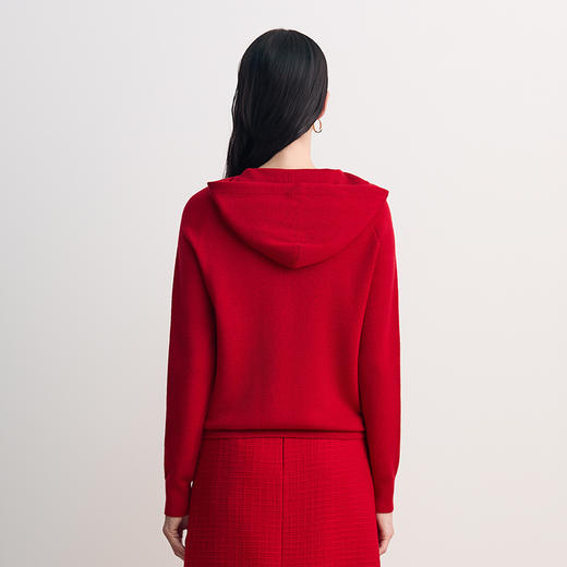 EITIE爱特爱胸前提花生肖图案时尚减龄连帽针织衫8501201 商品图4