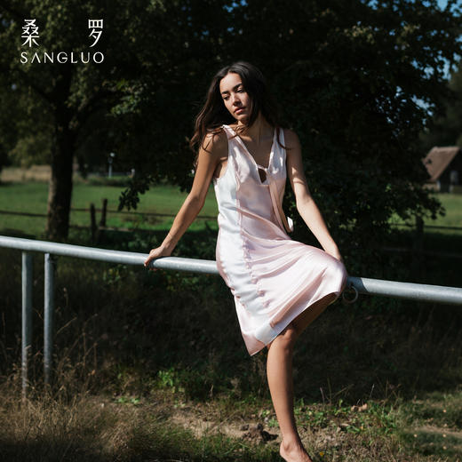 桑罗优雅系带礼服裙吊带连衣裙桑蚕丝女V领设计度假长裙 商品图0