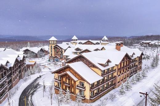 长白山郝力克酒店×三晚套餐·含马拉爬犁体验+滑雪+地中海温泉+UTV场地+YOYO鹿苑门票 商品图0