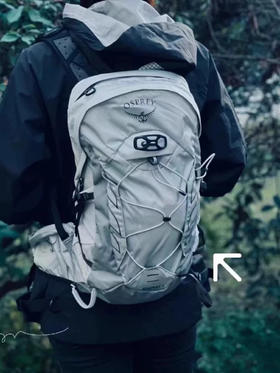 小鹰9L户外徒步双肩包书包