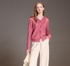 【CosAcosB 显白树莓粉连帽双扣羊毛开衫-JS3699123】显白色系 材质舒适亲肤 商品缩略图4