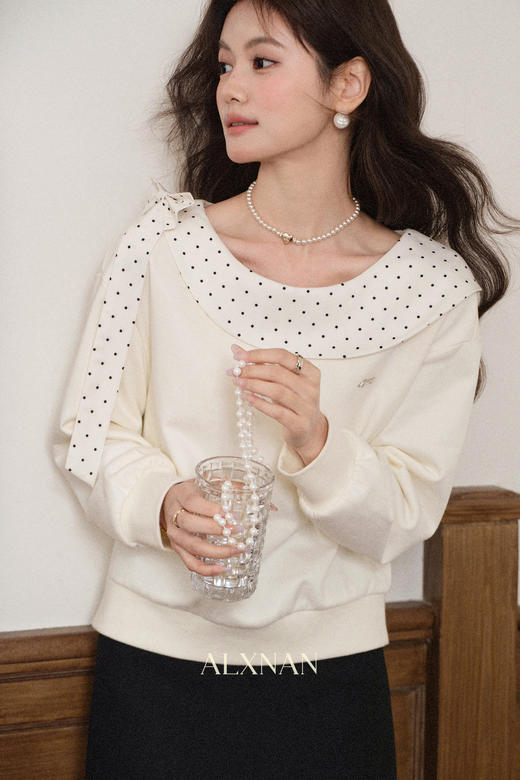 鹿向南「云朵山茶」设计感奶白色波点蝴蝶结卫衣显瘦长袖上衣女秋L58705 商品图5