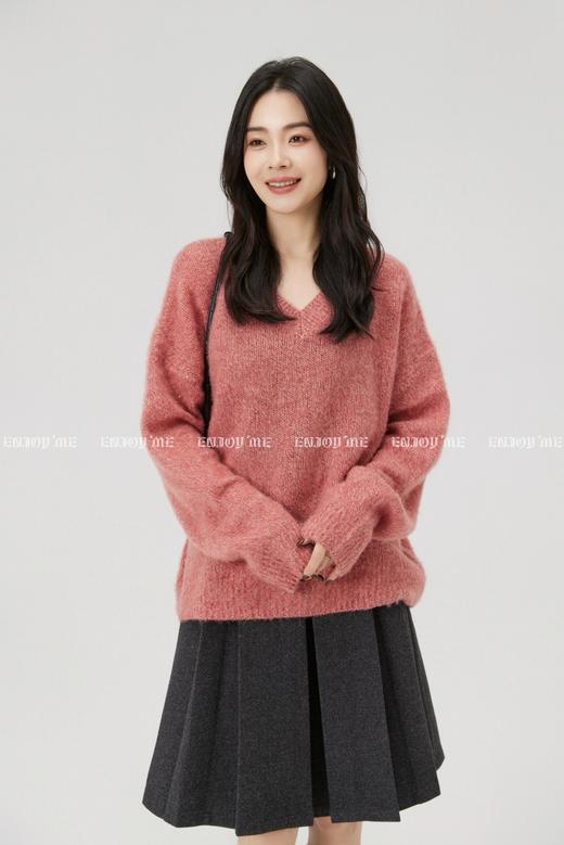 【门店同款】ENJOY冬季“暖冬知性”V领拉毛针织 168099729 商品图3