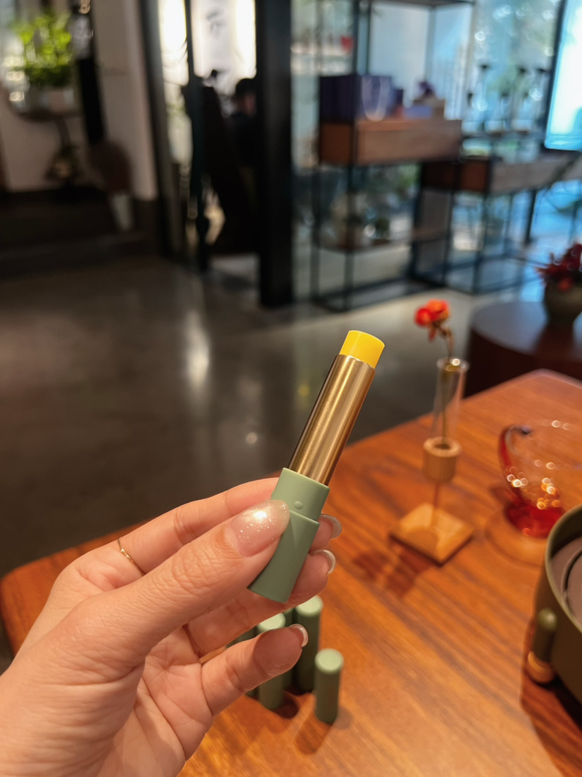 「四种味道可选」天然植物精油润唇膏