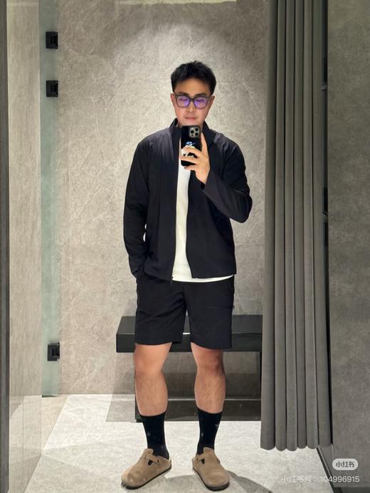 一店d 迪桑𝐭全新针织加绒夹克
代工原单❗️25新大爆款 在Training综训过程中它的表现相当完美，不止是体制内的“新制服”，也是训练场上的一匹黑马☝️ 商品图5