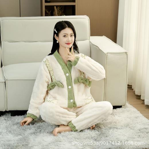 可爱草莓熊连帽睡衣女秋冬新款珊瑚绒加厚加绒家居服可外穿套装 商品图2