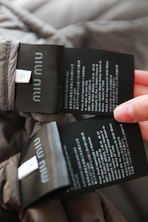 排骨羽绒服，连帽+立领一起。胸口小标衍缝填充式羽绒外套C120968 商品图3