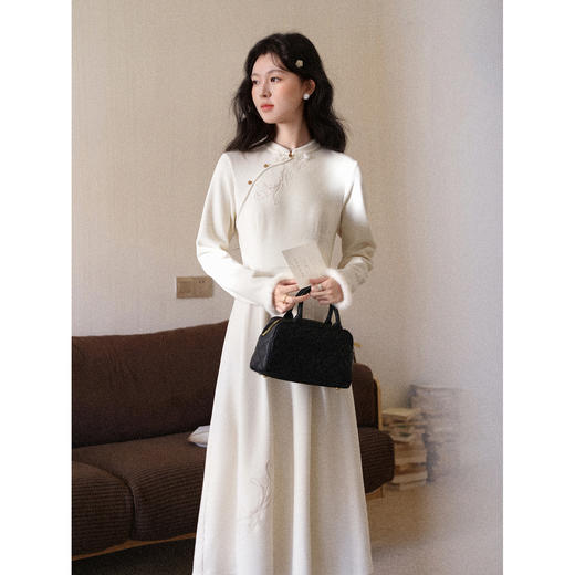 鹿向南「花影云栖」新中式国风针织长袖连衣裙女秋冬收腰杏色长裙 商品图0