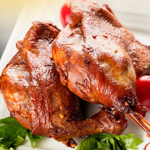 D紫光园红烧鸭腿，10袋组合，北京老字号，精选新鲜优质大鸭腿，个大肉多，肉质紧实，传统天然香辛料配方，古法工艺制作，营养丰富，酱香浓郁，肉香四溢，滋味鲜美，好吃不塞牙，老人孩子都爱吃D 商品图1