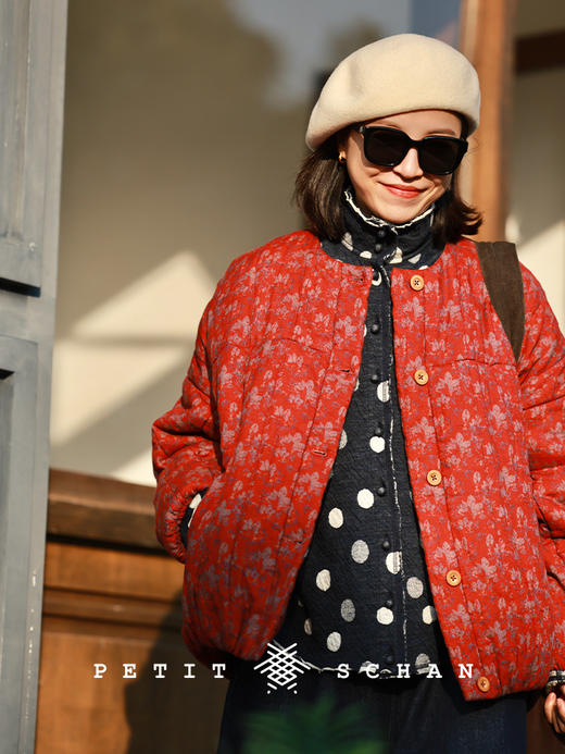 PETIT SCHAN小闪 CLO#989 A buoyant balloon 轻气球 进口羊毛棉波点提花立领翻领两穿开衫衬衫 商品图5