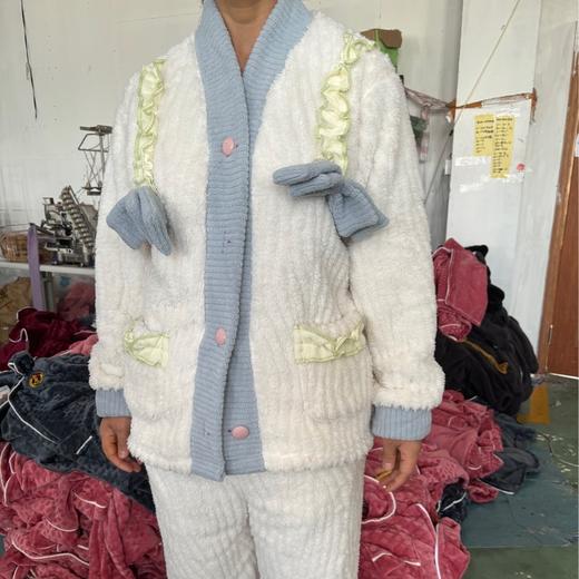 秋冬季珊瑚绒女睡衣加绒加厚法兰绒学生可外穿家居服套装简约休闲 商品图1