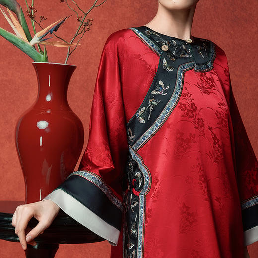 【林栖设计小店】恭王府联名|改良氅衣真丝缎绣花2026早春新款连衣裙女1961231 商品图10