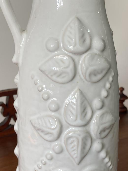 西德Carsten Tonnieshof白色手工花瓶 浮雕单耳 B0294 商品图3