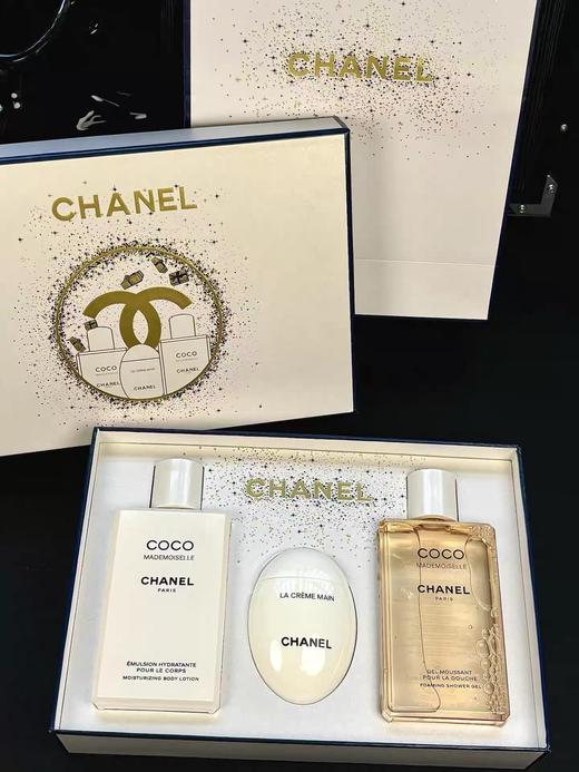 【圣诞元旦礼物】香奈儿巴黎香氛三/四件套升级圣诞限定礼盒手提袋 COCO可可小姐 巴黎之水200ml巴黎身体乳200ml鹅蛋护手霜50ml山茶花唇膜10g 商品图2