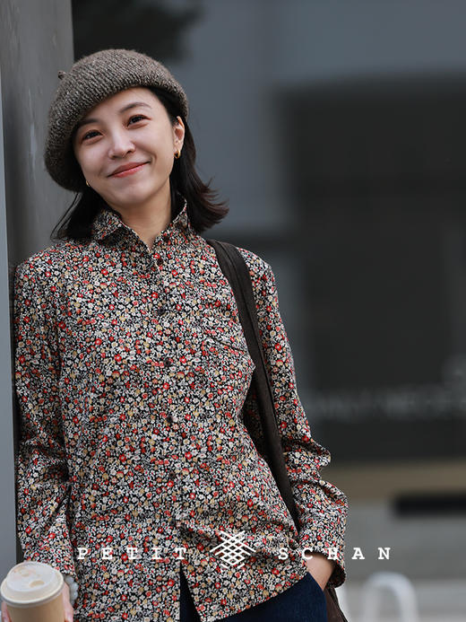 PETIT SCHAN小闪 CLO#661 Fading flower 闻花落 日本进口纯棉细条纹灯芯绒小碎花圆领衬衫 商品图1