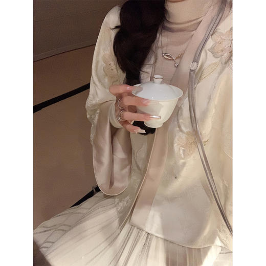 金蘑菇菇 满陇桂雨 人闲花落 / 重工提花新中式系列&row斗篷 商品图7