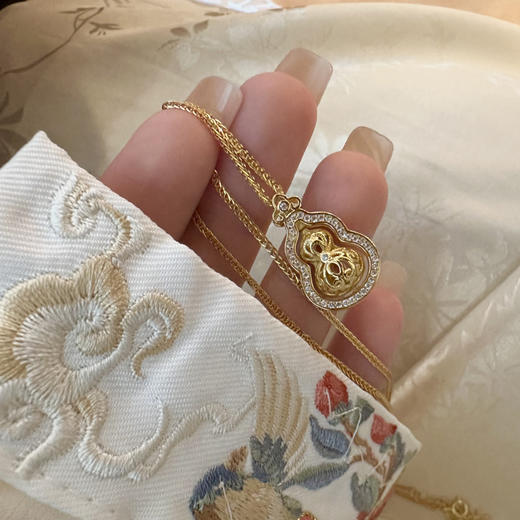 【吉瑞·卷草纹葫芦纯银项链】敦煌轻奢s925纯银国风项链 新款可转动如意葫芦纯银锁骨项链 商品图2