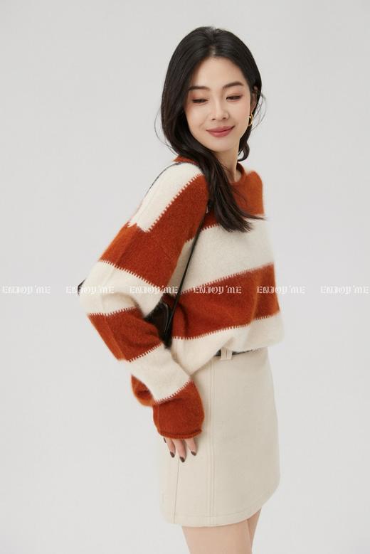 【门店同款】ENJOY冬季“暖冬知性”条纹圆领针织上衣 168046192 商品图2