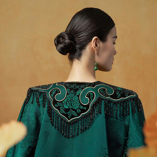 【林栖设计小店】（预售1.18）福至云心|云肩恭王府联名丝绒2026早春新款配饰女2961009 商品图4