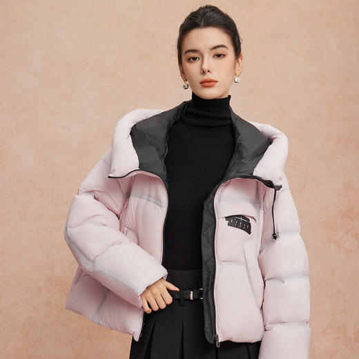 QR005斯尔丽2025新款轻盈感休闲双层朦胧效果设计感时尚减龄短款羽绒服 商品图4