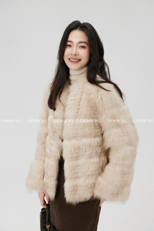 【门店同款】ENJOY冬季“暖冬软糖”芬兰雪狐皮草外套 168443171 商品图0