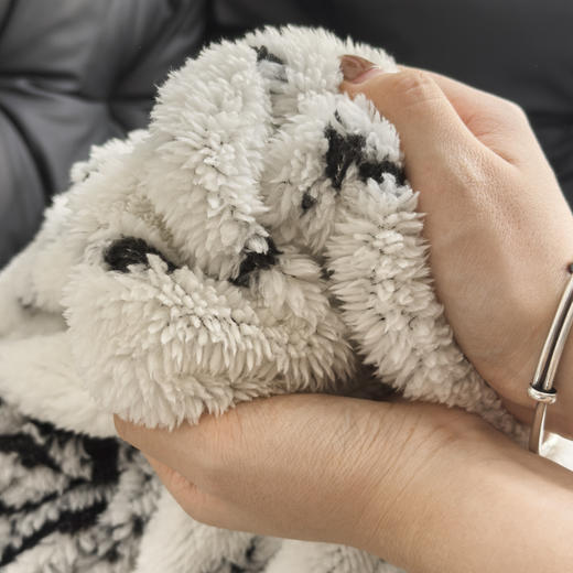 提花色织三角针工艺球毯毛毯毯子 墨绒秘境系列  A-5650  加倍生活 商品图5