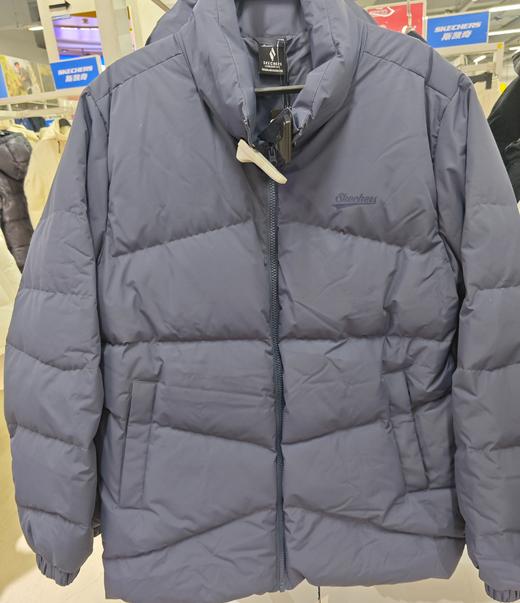 斯凯奇 449.9元 短款羽绒服  (线上线下同时在售不保证有货，活动款不退不换介意勿拍) 535968-TY 商品图0