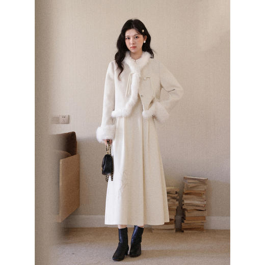 鹿向南「花影云栖」新中式高级感杏色外套女秋冬独特漂亮短款上衣 商品图0