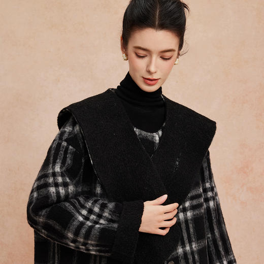 QH966斯尔丽25新款双面双色格子一衣多穿宽松减龄时尚小个子大衣 商品图4