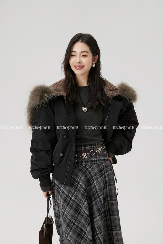 【门店同款】ENJOY冬季“暖冬知性”貉子毛领短款羽绒服 168143849 商品图7