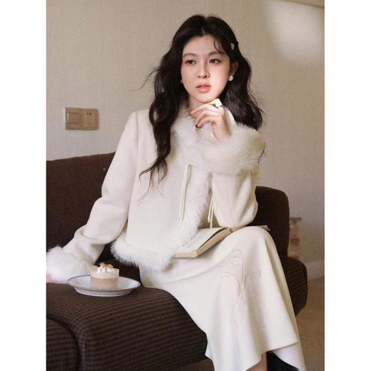 鹿向南「花影云栖」新中式高级感杏色外套女秋冬独特漂亮短款上衣 商品图4