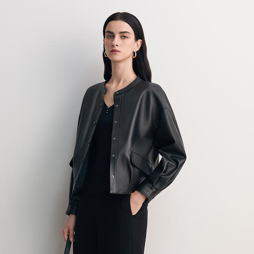 EITIE爱特爱短款圆领夹克设计收腰下摆摩登时尚减龄皮衣8593201 商品图2