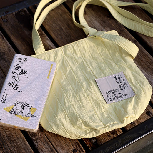 作家与猫系列升级款水桶包 斜挎单肩包 文艺青年圣诞新年礼物 商品图0