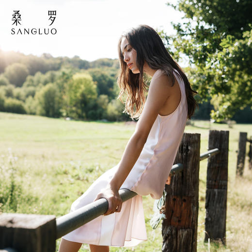 桑罗优雅系带礼服裙吊带连衣裙桑蚕丝女V领设计度假长裙 商品图2