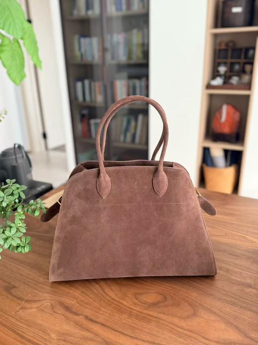 【奕虹定制，7天发货】静奢标杆RowMargau*15磨砂牛皮托特包~定制磨砂头层牛皮复刻YB柔中带韧!十年皮匠手工打磨 五金油边细节不输大千元品质!大容量又能装巨实用! 商品图10