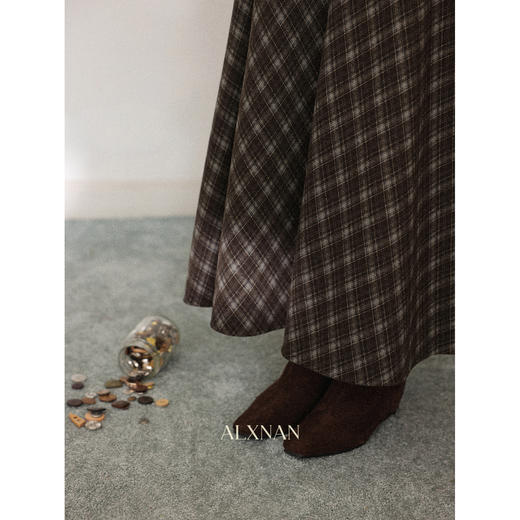 鹿向南「巴尔罗岛」咖色复古格纹a字半身裙女秋冬小个子高腰长裙 商品图2