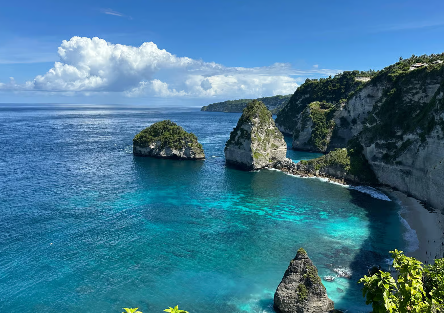 【春节】<巴厘岛5天4晚亲子团>乌鲁瓦图情人崖、嘉迪卢维梯田景观漂漂河、D’Tukad 俱乐部(瀑布+泳池+秋千+鸟巢)、野生动物园海洋馆、佩妮达一日游