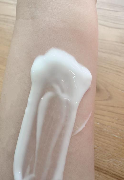 【留香身体乳500ml & 经典洋甘菊身体乳250ml】格兰素德国身体乳，皮肤干燥粗糙 皮肤脱皮掉屑 肌肤细纹干纹。高含量植物甘油保湿，不油腻，增加皮肤含水量！广藿香油舒缓皮肤不适，改善皮肤异味 商品图4